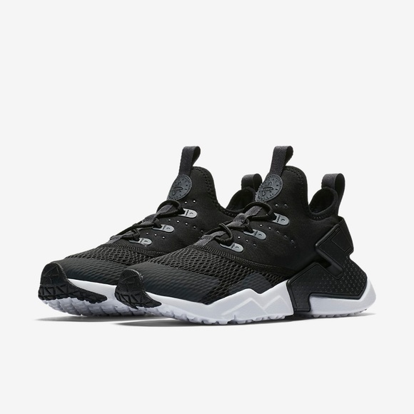 Nike Shoes - WOMEN’S NIKE AIR HUARACHE